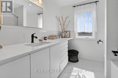 37008 Third Line, Southwold, ON - Indoor Photo Showing Bathroom