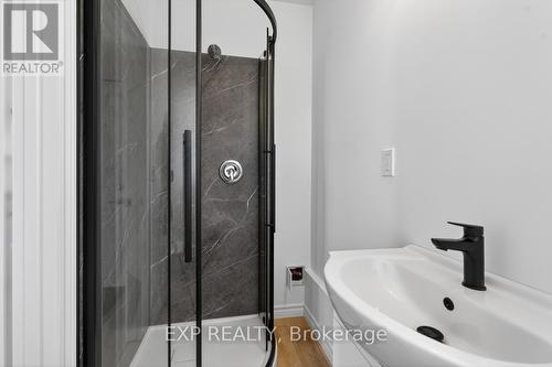 37008 Third Line, Southwold, ON - Indoor Photo Showing Bathroom