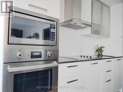 5006 - 12 YORK STREET Toronto, ON M5J 0A9