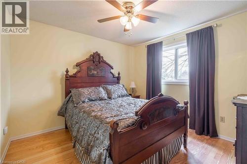 519 Brigadoon Drive, Hamilton, ON - Indoor Photo Showing Bedroom