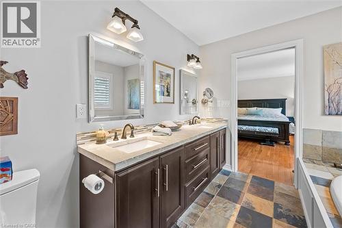 373 Torrance Street, Burlington, ON - Indoor Photo Showing Bathroom