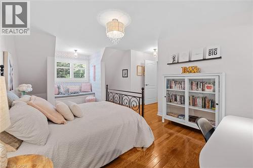 373 Torrance Street, Burlington, ON - Indoor Photo Showing Bedroom