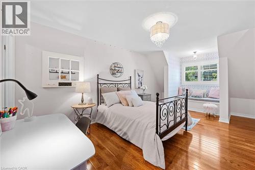 373 Torrance Street, Burlington, ON - Indoor Photo Showing Bedroom