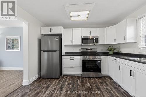 12 Alder Crescent, Deep River, ON - Indoor Photo Showing Kitchen