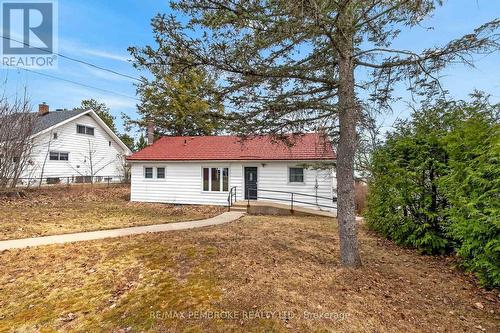 12 Alder Crescent, Deep River, ON - Outdoor