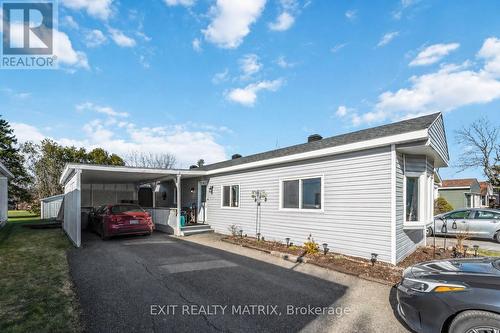 1018 VISTA BARRETT PRIVATE  Ottawa, ON K4P 1C7