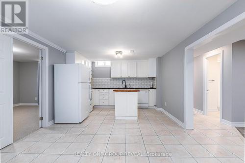 48 Patrick Drive, Whitby, ON - Indoor Photo Showing Kitchen