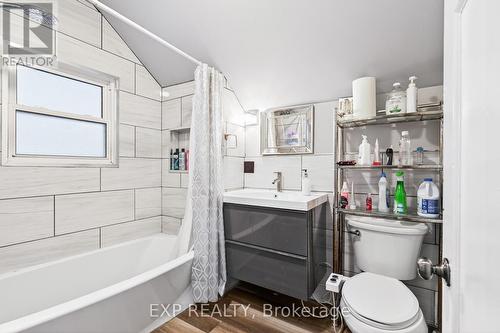 316 North Shore Boulevard W, Burlington, ON - Indoor Photo Showing Bathroom