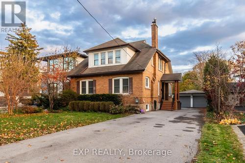 316 North Shore Boulevard W, Burlington, ON - Outdoor With Facade
