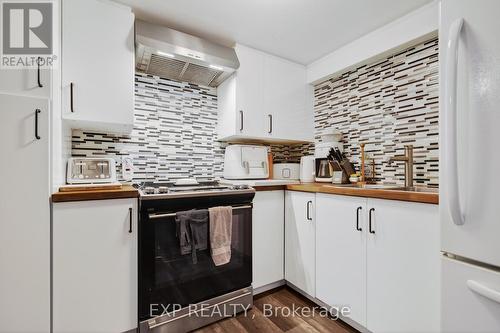 316 North Shore Boulevard W, Burlington, ON - Indoor Photo Showing Kitchen