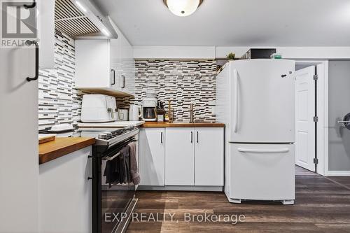 316 North Shore Boulevard W, Burlington, ON - Indoor Photo Showing Kitchen