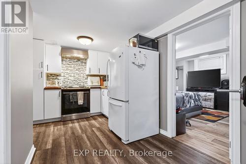 316 North Shore Boulevard W, Burlington, ON - Indoor Photo Showing Kitchen