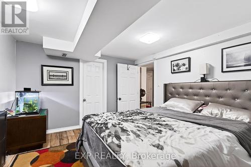 316 North Shore Boulevard W, Burlington, ON - Indoor Photo Showing Bedroom