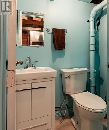 29 Greslet Place, Cbs, NL - Indoor Photo Showing Bathroom
