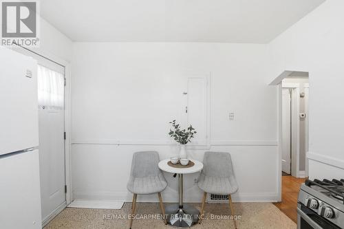 123 Longwood Road N, Hamilton, ON - Indoor Photo Showing Dining Room