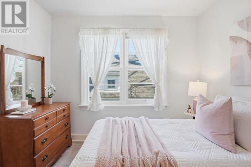 123 Longwood Road N, Hamilton, ON - Indoor Photo Showing Bedroom
