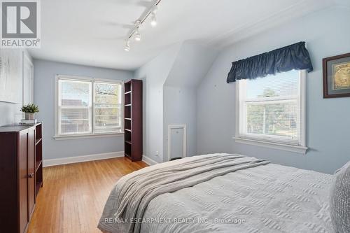 123 Longwood Road N, Hamilton, ON - Indoor Photo Showing Bedroom