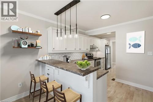 VS Photo - 78 Glendale Avenue N, Hamilton, ON - Indoor Photo Showing Kitchen