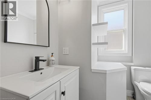 Four piece bathroom - 78 Glendale Avenue N, Hamilton, ON - Indoor Photo Showing Bathroom