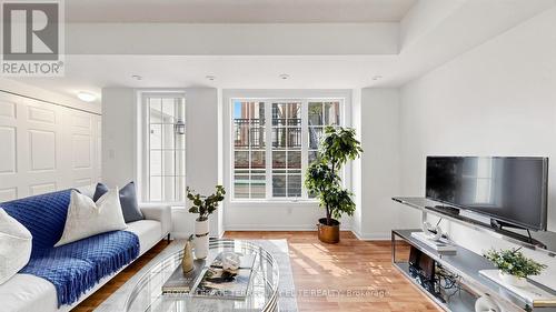 830 - 5 Everson Drive, Toronto, ON - Indoor Photo Showing Living Room