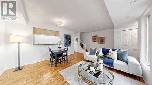 830 - 5 Everson Drive, Toronto, ON - Indoor Photo Showing Living Room