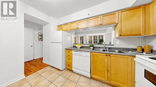 830 - 5 Everson Drive, Toronto, ON - Indoor Photo Showing Kitchen With Double Sink