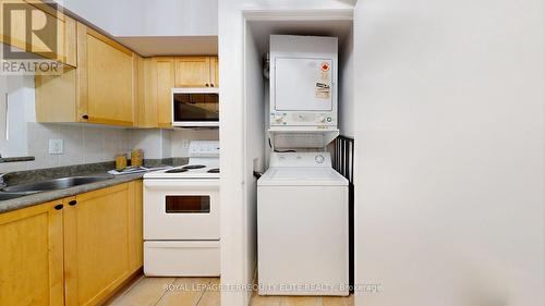 830 - 5 Everson Drive, Toronto, ON - Indoor Photo Showing Laundry Room