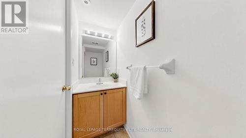 830 - 5 Everson Drive, Toronto, ON - Indoor Photo Showing Bathroom
