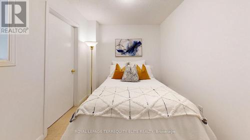 830 - 5 Everson Drive, Toronto, ON - Indoor Photo Showing Bedroom