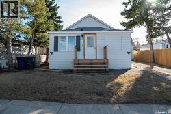 613 Pacific AVENUE  Kerrobert, SK S0L 1R0