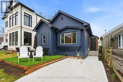 17 CONSIDINE AVENUE St. Catharines (Port Dalhousie), ON L2N 5K1