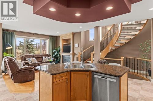 140 Simcoe Close Sw, Calgary, AB 