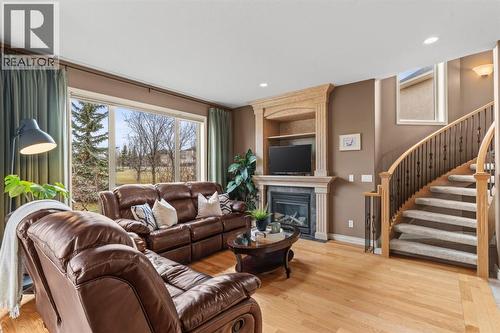 140 Simcoe Close Sw, Calgary, AB 