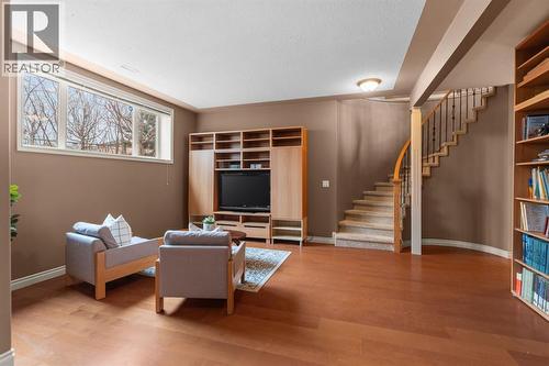 140 Simcoe Close Sw, Calgary, AB 