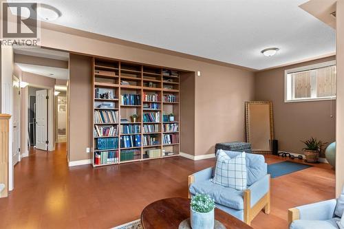 140 Simcoe Close Sw, Calgary, AB 