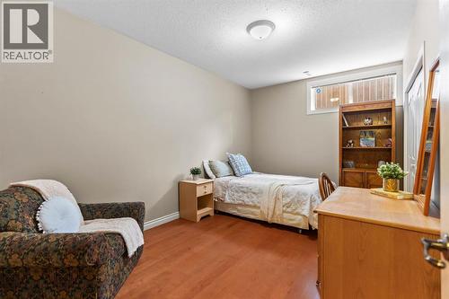 140 Simcoe Close Sw, Calgary, AB 