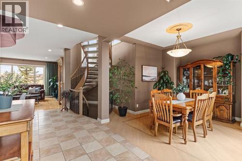 140 Simcoe Close Sw, Calgary, AB 