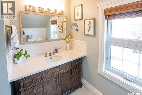 832 Algoma Avenue, Moose Jaw, SK - Indoor Photo Showing Bathroom