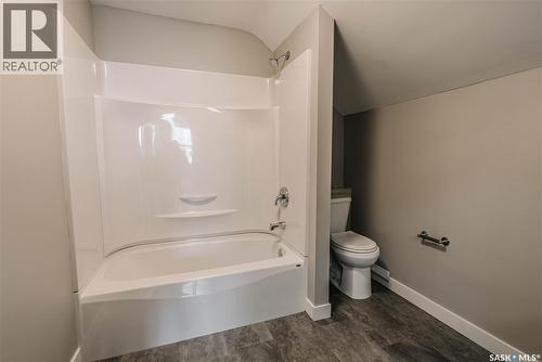 1328 D Avenue N, Saskatoon, SK - Indoor Photo Showing Bathroom