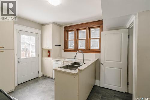 1328 D Avenue N, Saskatoon, SK - Indoor