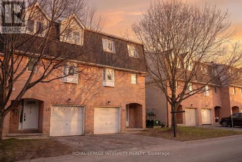 39 LIGHTFOOT PLACE  Ottawa, ON K2L 3M6