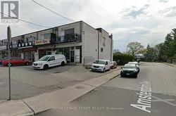 1527 O'CONNOR DRIVE  Toronto, ON M4B 2V7