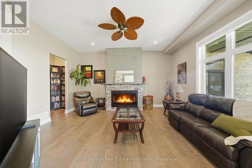 43 Third Road E, Hamilton, ON - Indoor Photo Showing Living Room With Fireplace