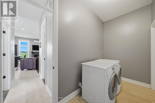 43 Third Road E, Hamilton, ON - Indoor Photo Showing Laundry Room
