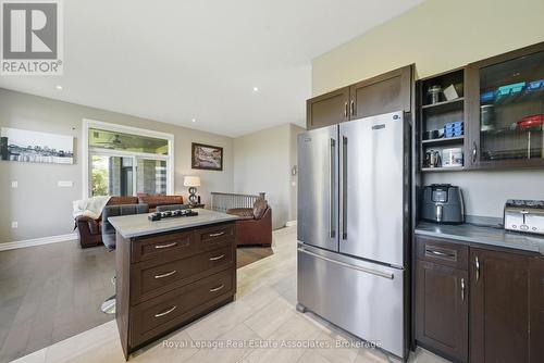 43 Third Road E, Hamilton, ON - Indoor Photo Showing Kitchen