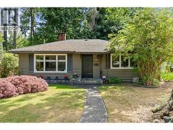 2010 MACKAY AVENUE  North Vancouver, BC V7P 2M7