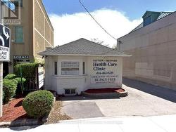 RM3 L/L - 335 SHEPPARD AVENUE E  Toronto, ON M2N 3B3