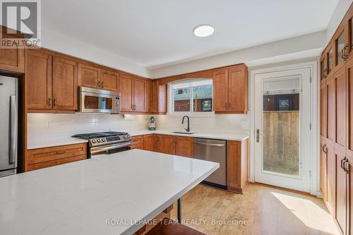665 Golden Avenue, Ottawa, ON - Indoor Photo Showing Kitchen