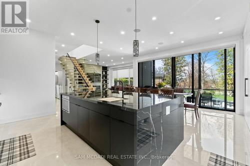 107 Vista Boulevard, Mississauga, ON - Indoor Photo Showing Kitchen With Upgraded Kitchen