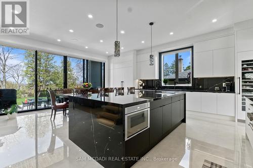 107 Vista Boulevard, Mississauga, ON - Indoor Photo Showing Kitchen With Upgraded Kitchen